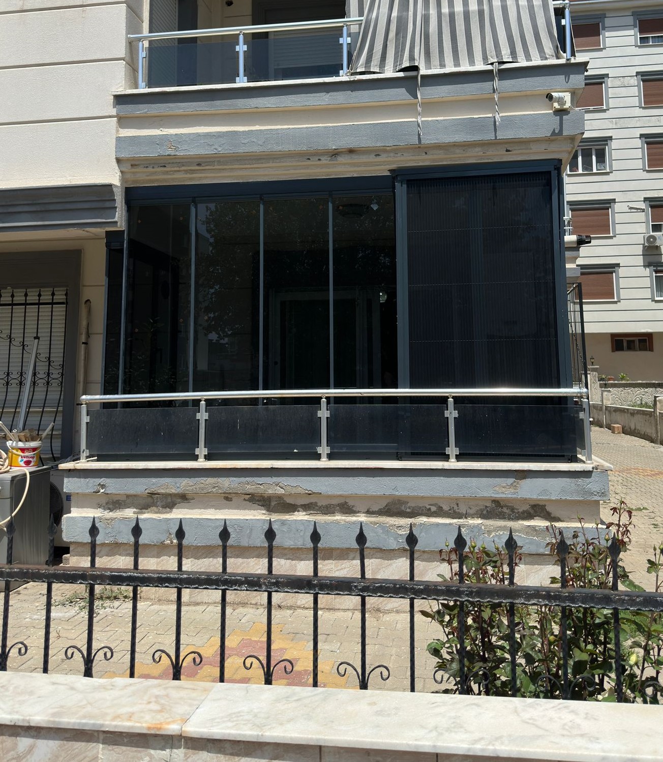 Modern Tasarım Katlanır Cam Balkon Sistemleri